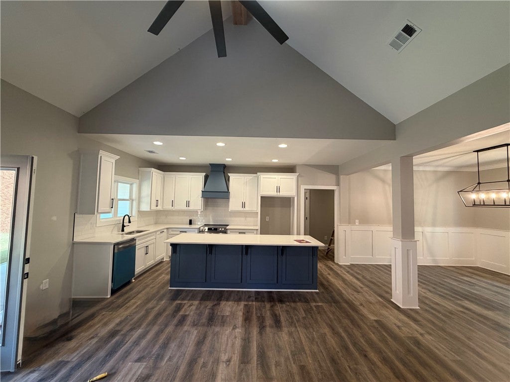 119 LEE ROAD 2098