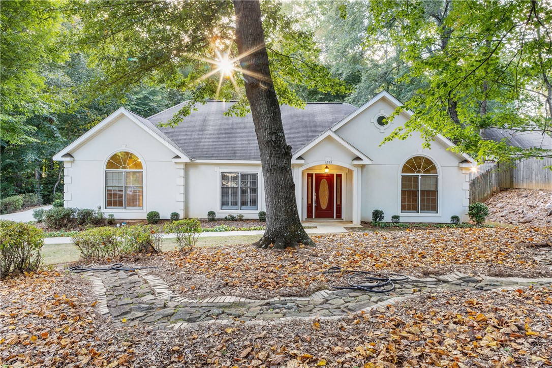 1285 E UNIVERSITY Drive