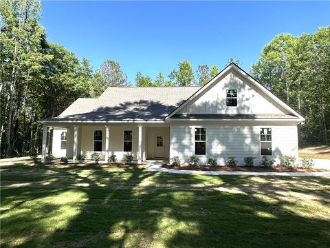 Photo of 7048 COUNTY ROAD 53, Notasulga, AL 36866 (MLS # 180461)