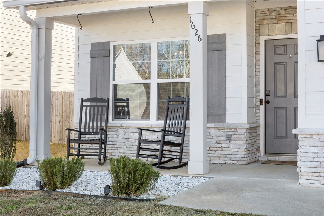 1626 CREEKSTONE Drive