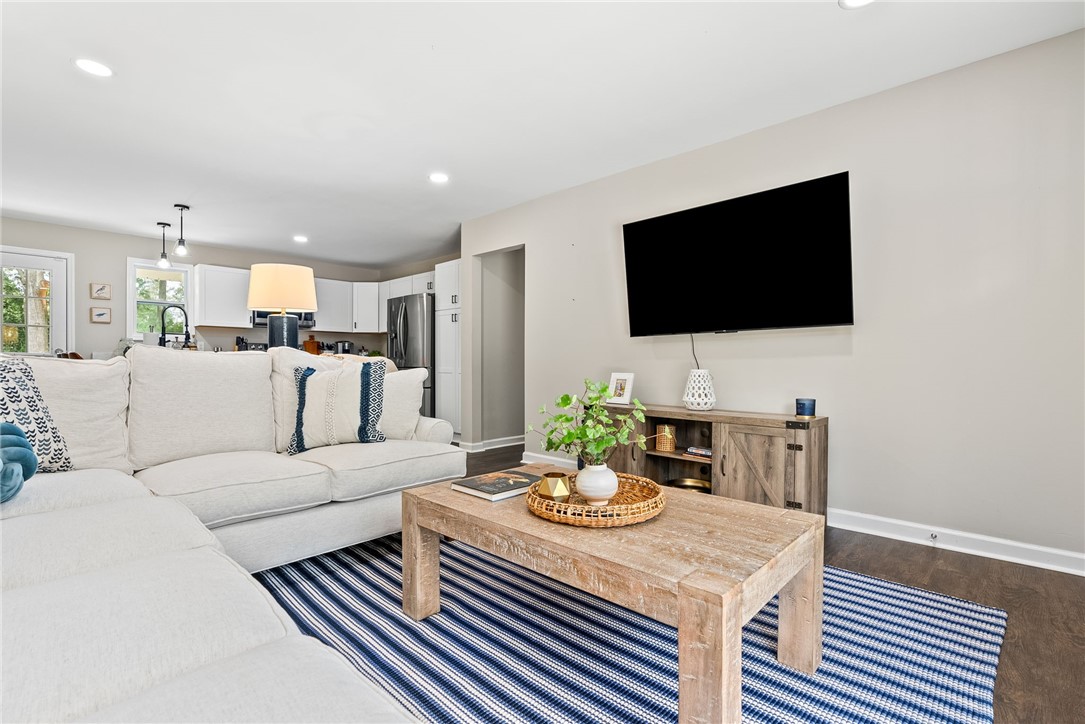 573 HUDSON Terrace