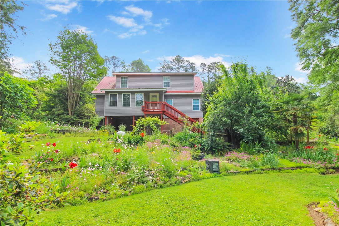 1403 E UNIVERSITY Drive