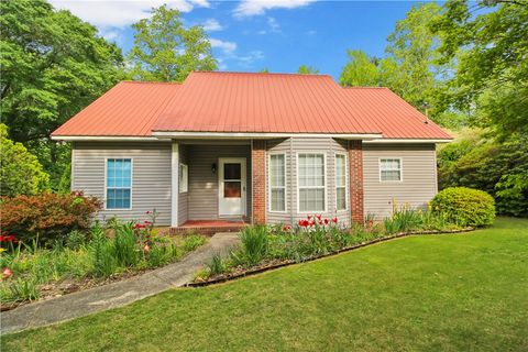 1403 E UNIVERSITY Drive Auburn AL 36830