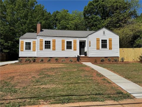 Photo of 1312 ROCKY BROOK Road, Opelika, AL 36801 (MLS # 179996)