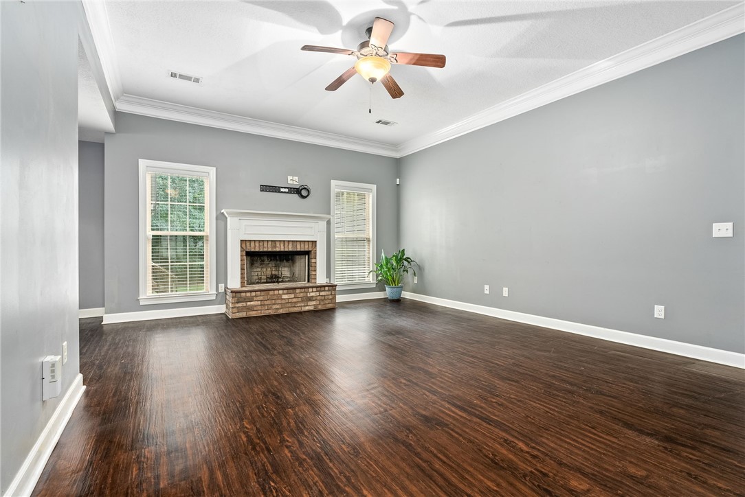 1404 FINCHLEY Court
