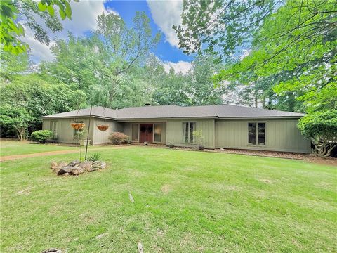Photo of 575 CROSS CREEK Road, Auburn, AL 36832 (MLS # 180618)