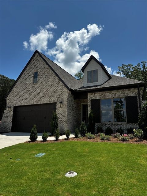 Photo of 489 WINDSOR Drive, Opelika, AL 36801 (MLS # 175013)
