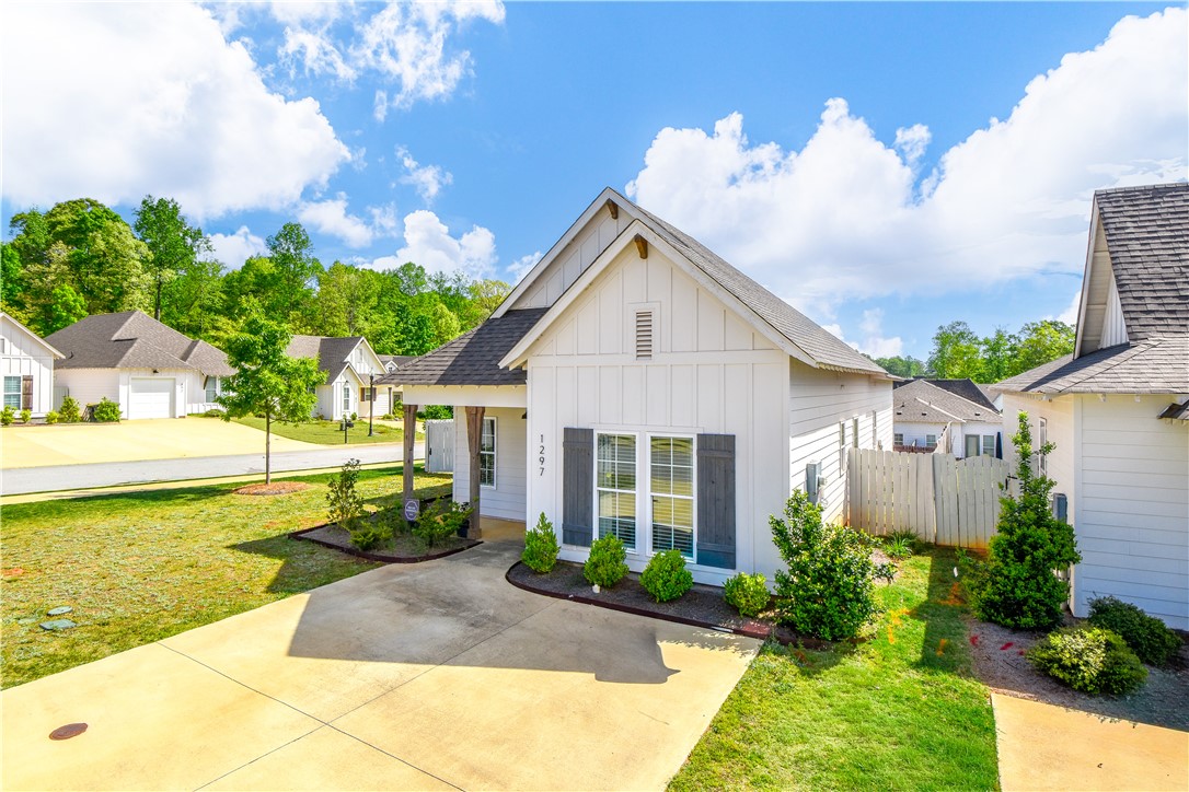 1297 FOX TAIL Lane