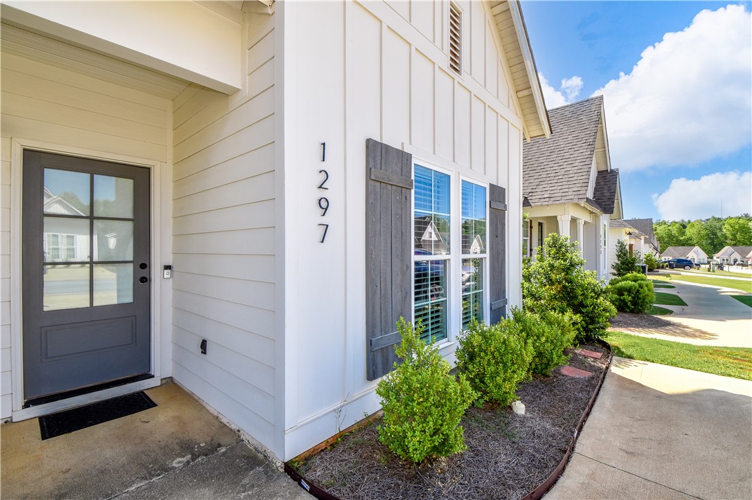 1297 FOX TAIL Lane