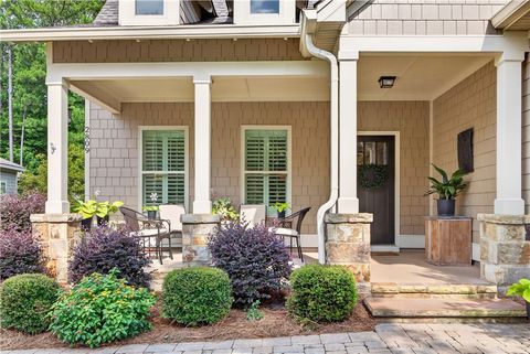 Photo of 2809 NATIONAL VILLAGE Parkway, Opelika, AL 36801 (MLS # 181247)