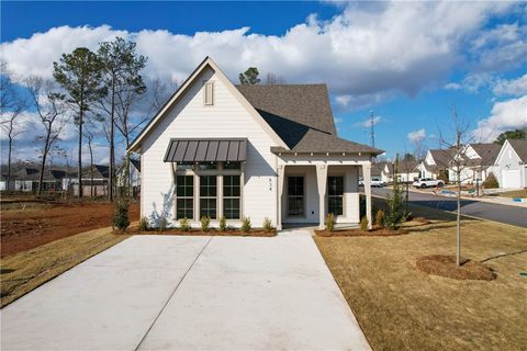Photo of 113 HUNTERS Way, Opelika, AL 36801 (MLS # 178901)