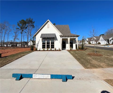 Photo of 113 HUNTERS Way, Opelika, AL 36801 (MLS # 178901)