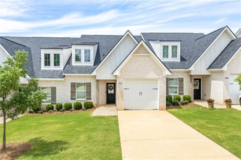 Photo of 507 CLOVERDALE Drive, Auburn, AL 36830 (MLS # 180857)