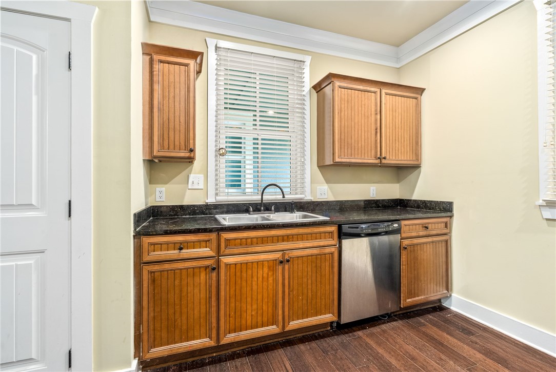 650 DEKALB Street 1106