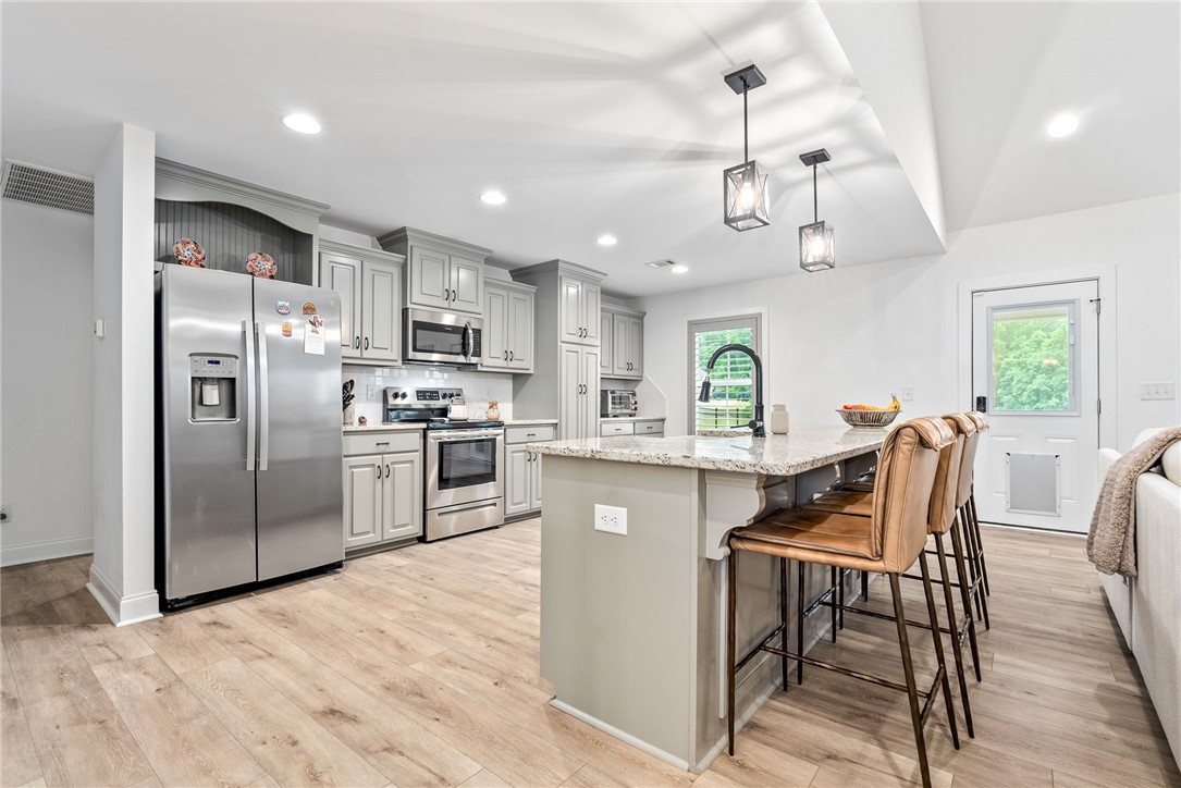 285 LEE ROAD 852