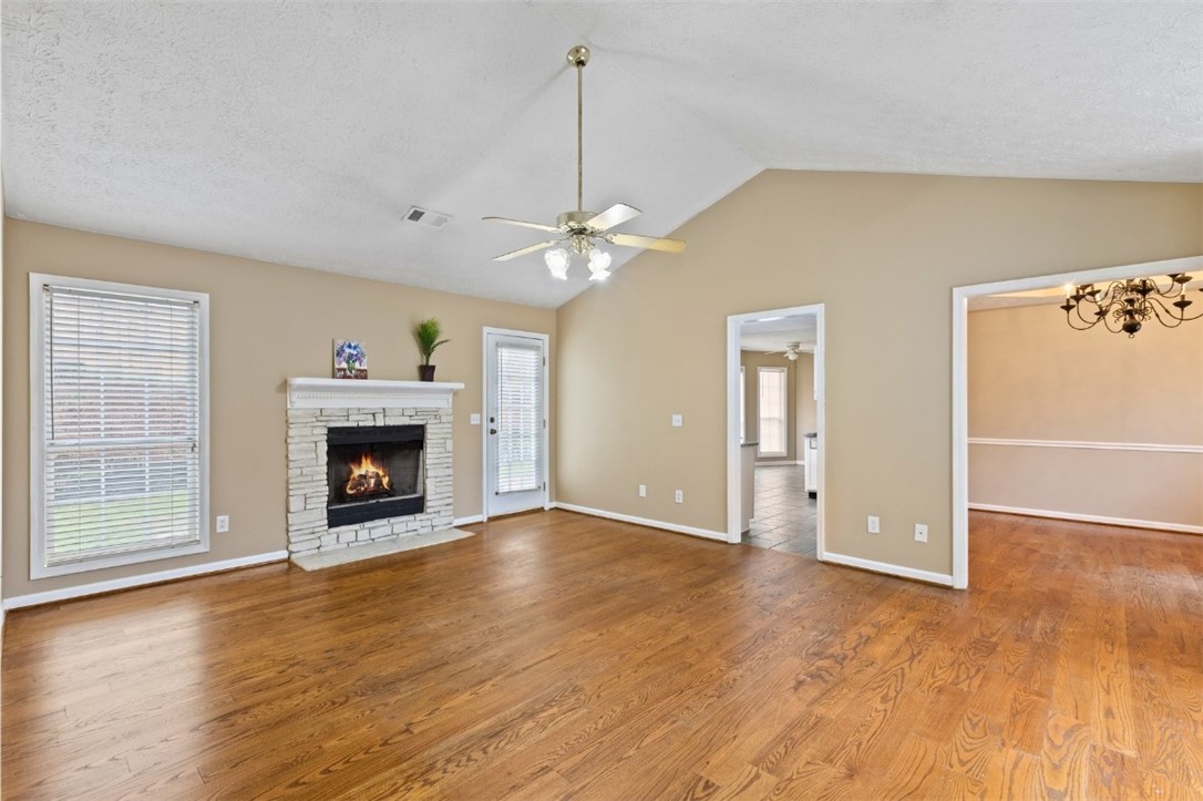 1087 BIRCH Circle