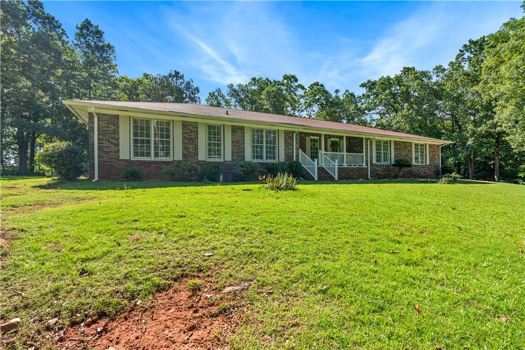 Photo of 5023 VETERANS MEMORIAL Parkway, Lanett, AL 36863 (MLS # 182079)