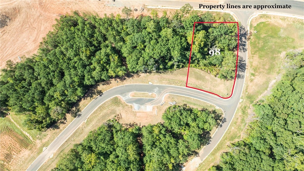 Photo of 2003 KENNESAW Lane, Auburn, AL 36830 (MLS # 182267)