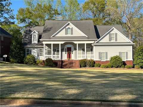Photo of 4312 PEBBLE SHORE Drive, Opelika, AL 36804 (MLS # 179405)