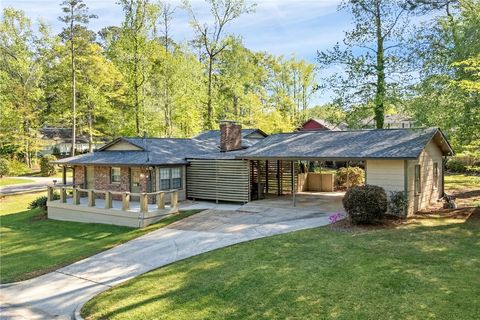 Photo of 347 S CEDARBROOK Drive, Auburn, AL 36830 (MLS # 179748)