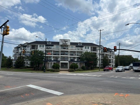 Photo of 430 W GLENN Drive #313, Auburn, AL 36830 (MLS # 181162)