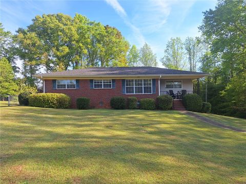 Photo of 198 W SEARS Street, Valley, AL 36854 (MLS # 179944)
