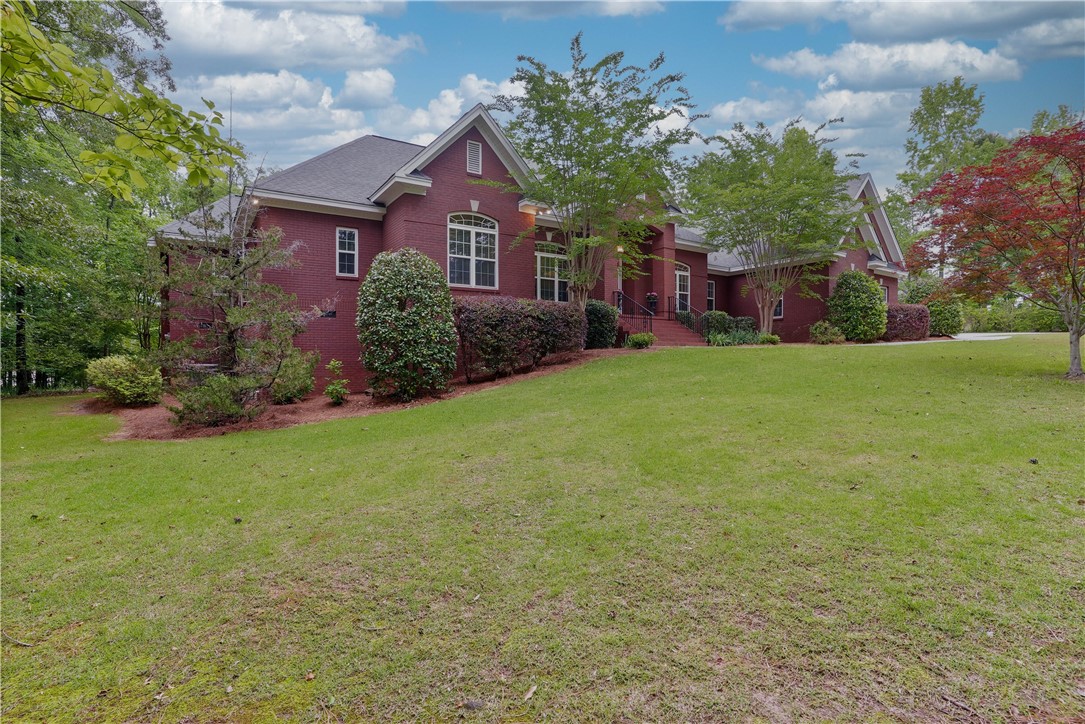2100 EVANS Drive