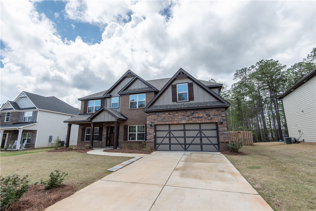 835 W RICHLAND Circle