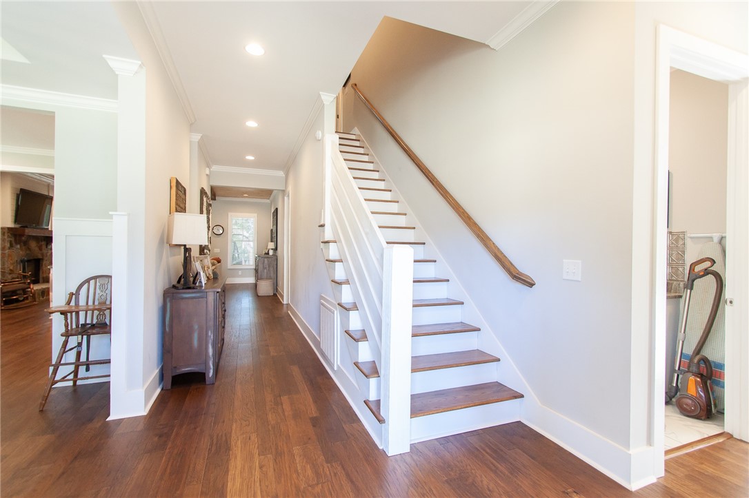 29 WAVERLY Way