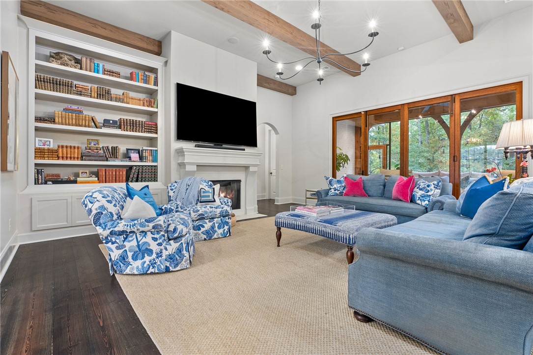 1736 CANDLER Way