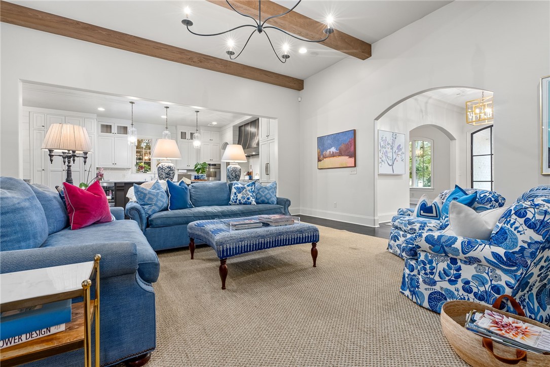 1736 CANDLER Way