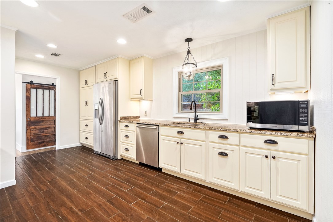 1600 MILLBRANCH Drive