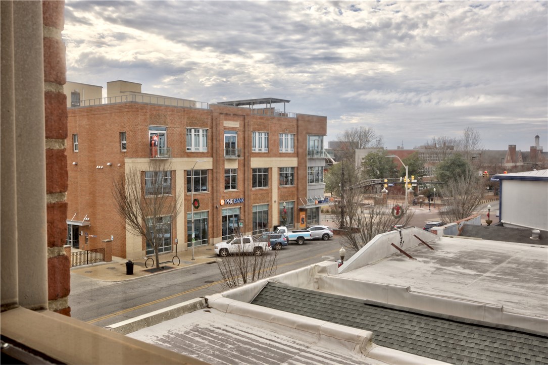 145 E MAGNOLIA Avenue 301