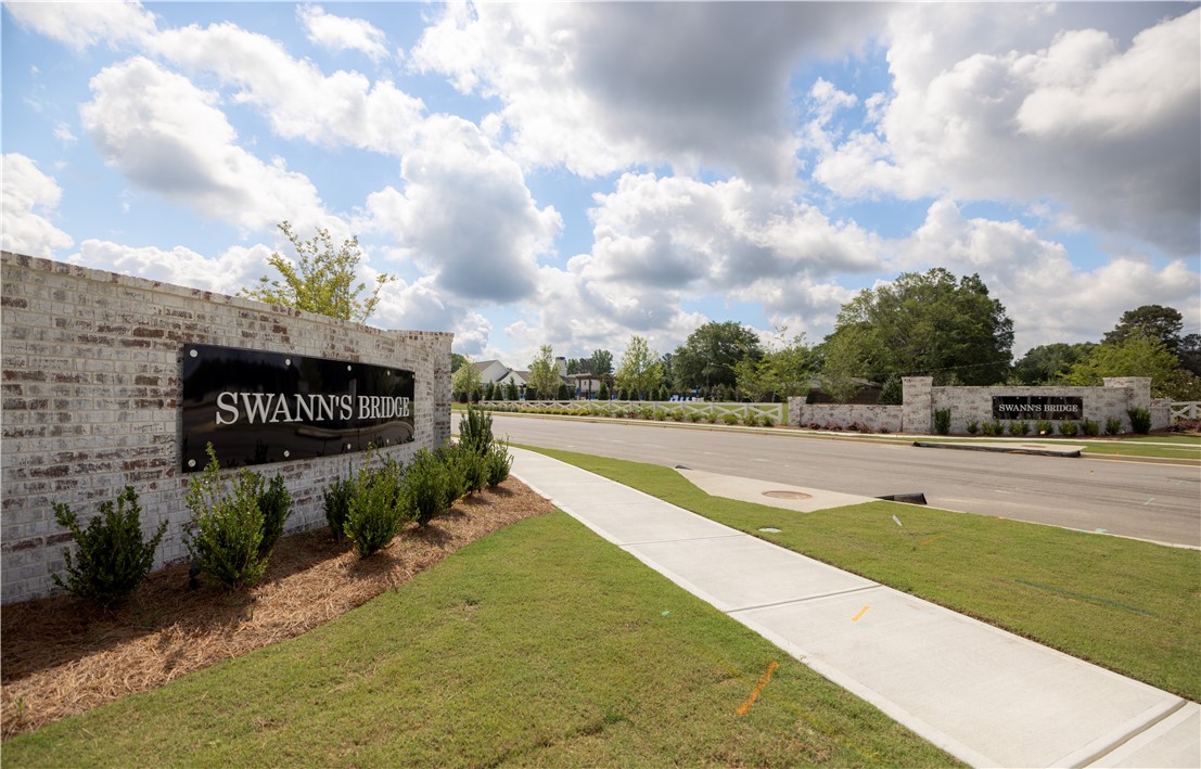 304 TUNDRA SWANN Lane