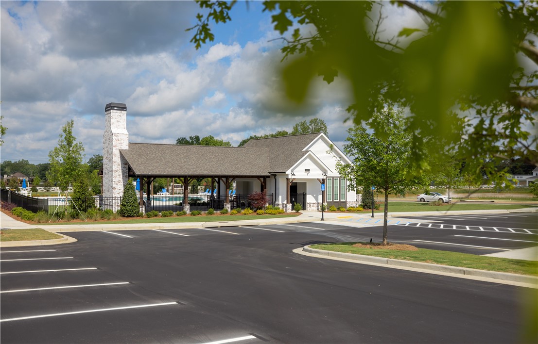 304 TUNDRA SWANN Lane