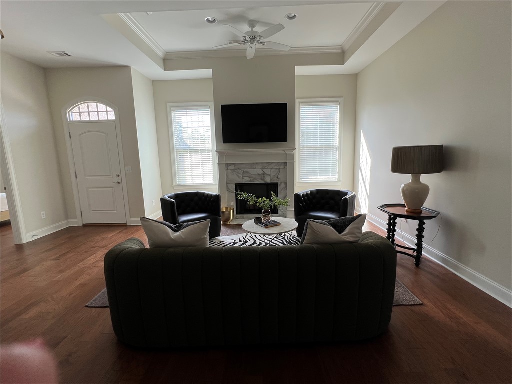 688 VILLAS Way 102