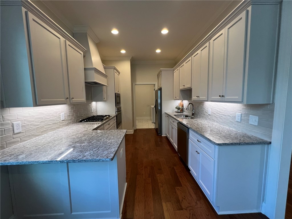 688 VILLAS Way 102