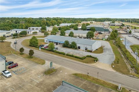 840 LAGOON BUSINESS Loop Montgomery AL 36117