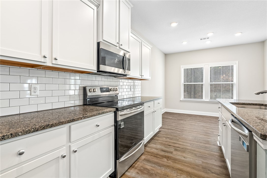 180 LEE ROAD 2046
