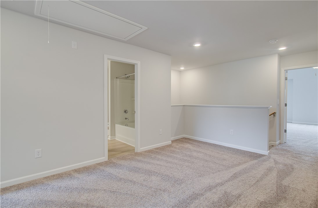 Opelika, Alabama 36804, United States, 3 Bedrooms Bedrooms, ,3 BathroomsBathrooms,Residential,Pending,36009