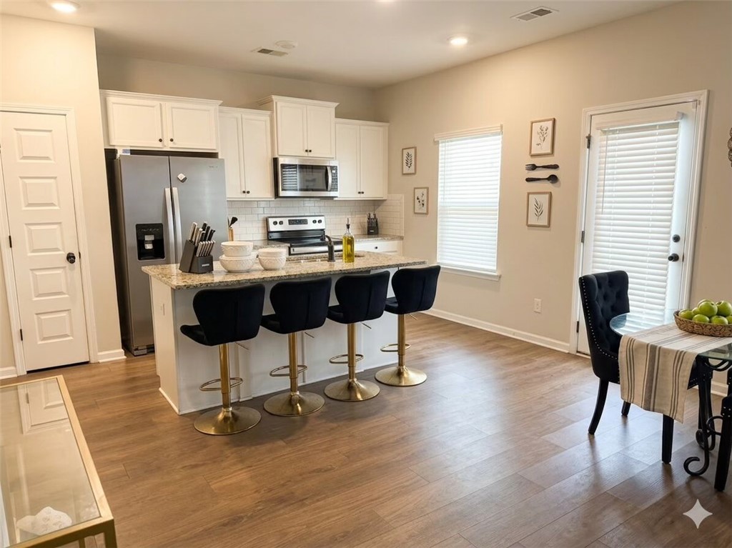 2801 DUNSTAN Lane