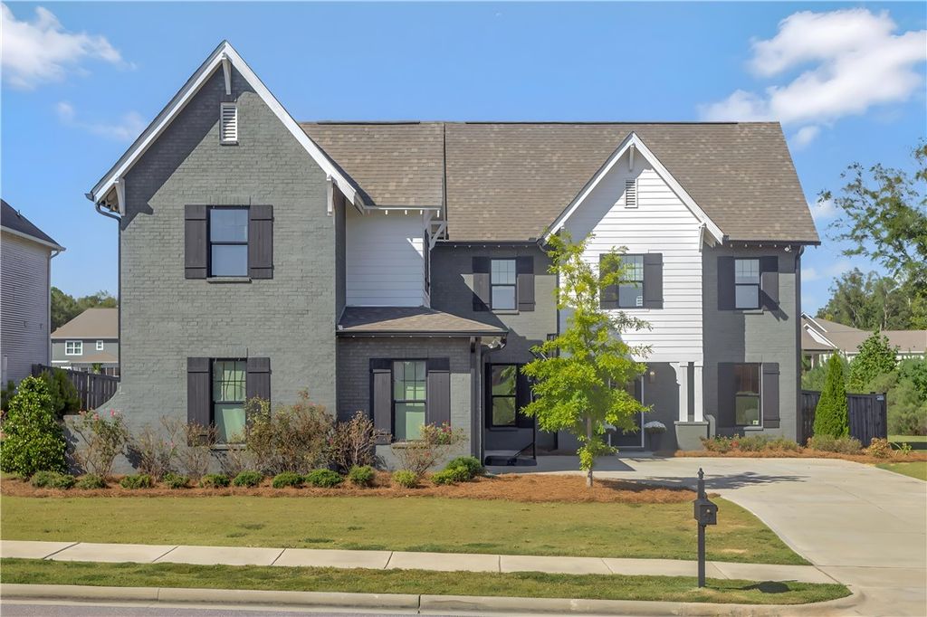 Photo of 329 BARKSDALE Lane, Auburn, AL 36832 (MLS # 177199)