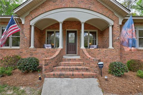 Photo of 865 E UNIVERSITY Drive, Auburn, AL 36830 (MLS # 179704)