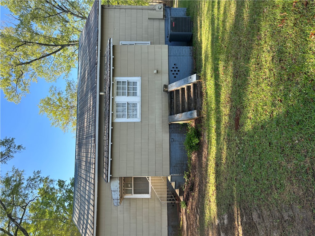 107 WELLINGTON Street