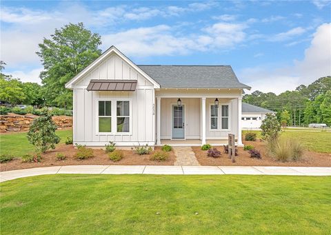 Photo of 3034 YARDS Lane, Opelika, AL 36801 (MLS # 175730)