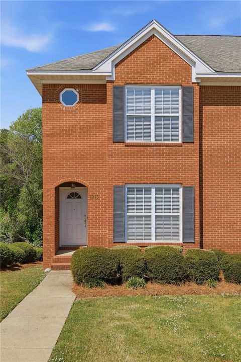 Photo of 1213 N DEAN Road, Auburn, AL 36830 (MLS # 179999)