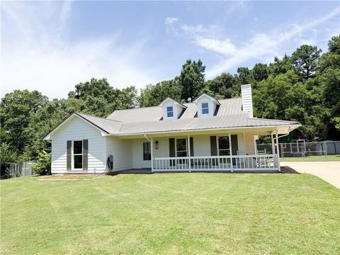 Photo of 740 CUMMINGS Road, Smiths Station, AL 36877 (MLS # 181119)