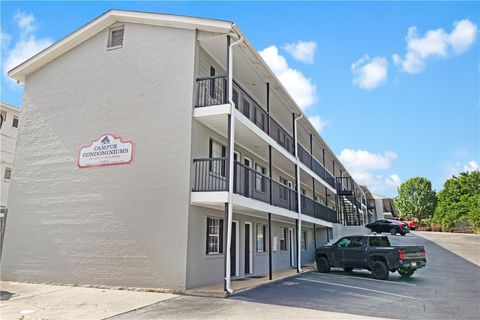 Photo of 634 W MAGNOLIA Avenue #103, Auburn, AL 36830 (MLS # 180560)