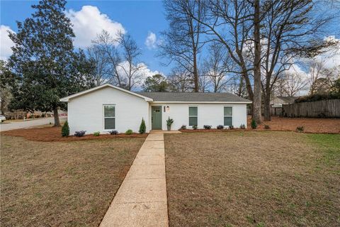 1122 BOND Avenue Auburn AL 36830