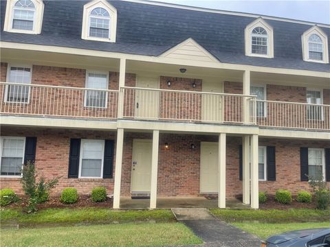 Photo of 1761 WIRE Road #2-13, Auburn, AL 36832 (MLS # 180278)
